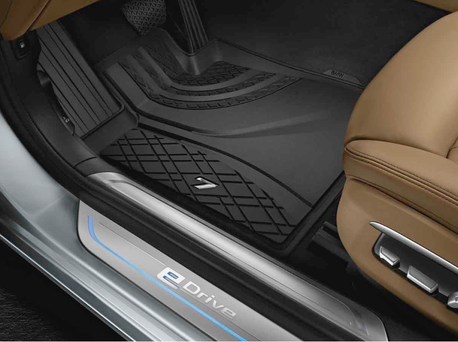 картинка Комплект резиновых всепогодных ковриков BMW G11 RHD (4шт.), высокий борт от магазина bmw-orugunal.ru