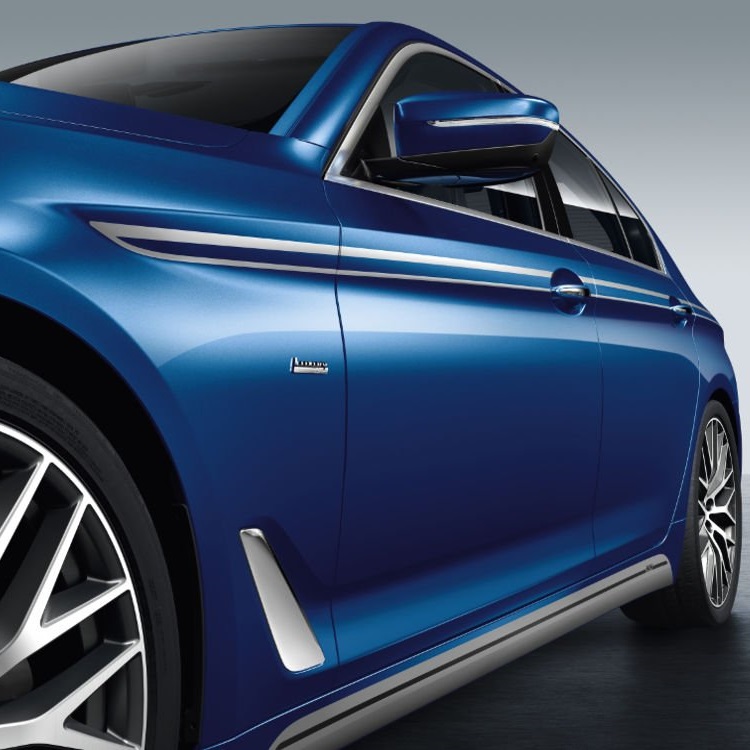 картинка Акцентная пленка на боковые пороги BMW G30 от магазина bmw-orugunal.ru