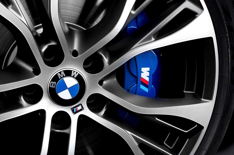 картинка Комплект для дооборудования спортивными тормозами BMW M Performance F15/F16 X5 и X6, синий от магазина bmw-orugunal.ru