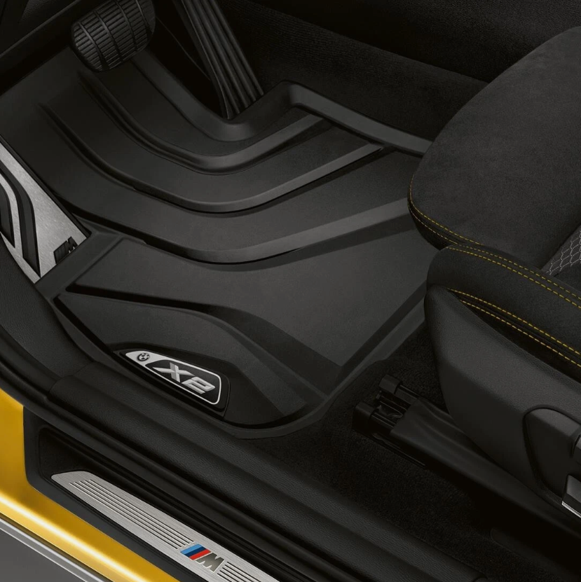 картинка Комплект всепогодных ковриков BMW Floor Liner (4шт.), высокий борт от магазина bmw-orugunal.ru