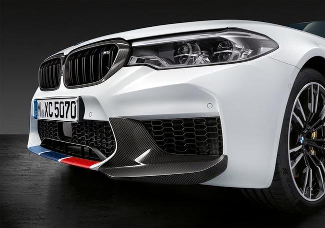 картинка Карбоновые накладки переднего бампера для BMW M5 F90 от магазина bmw-orugunal.ru