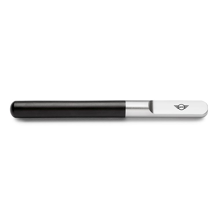 картинка Перьевая ручка MINI Fountain Pen, Black/Silver от магазина bmw-orugunal.ru