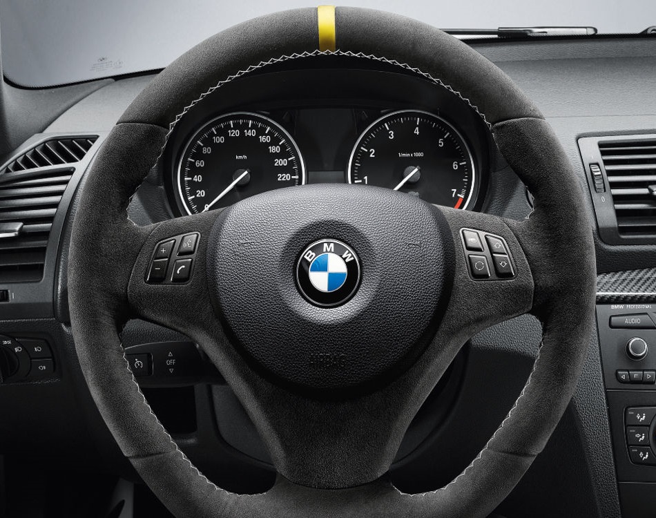 картинка Спортивное рулевое колесо BMW Performance Sportlenkrad II X1, 1 и 3 серия от магазина bmw-orugunal.ru