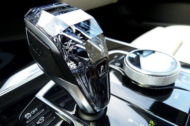 картинка Ручка селектора АКПП BMW, хрустальная от магазина bmw-orugunal.ru