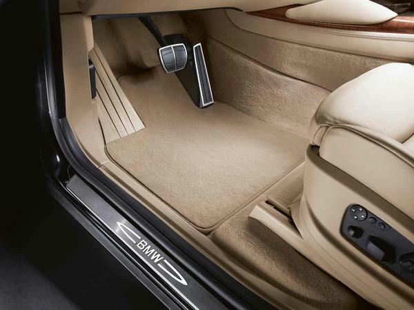 картинка Комплект велюровых ковриков BMW G11 RHD (4шт.), бежевые от магазина bmw-orugunal.ru