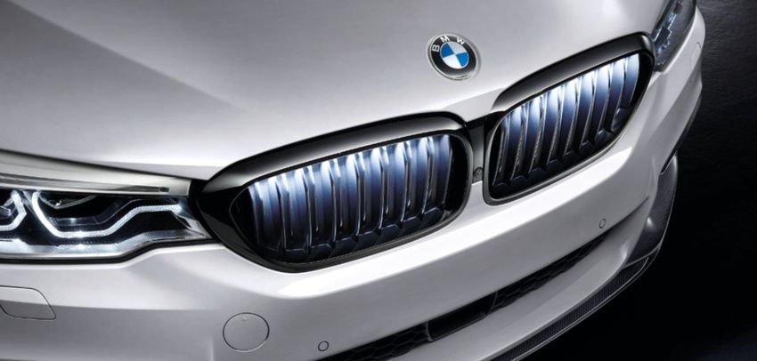 картинка Решетки радиатора M Performance Iconic Glow для BMW G30 от магазина bmw-orugunal.ru
